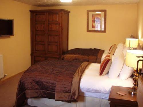 The Horse & Jockey Inn ไนท์ตัน ภายนอก รูปภาพ