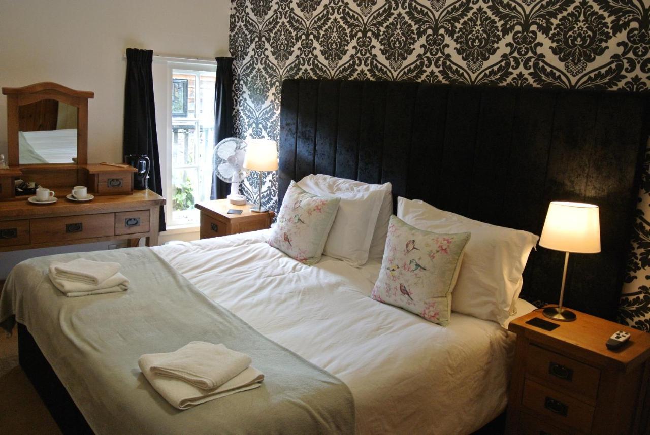 The Horse & Jockey Inn ไนท์ตัน ภายนอก รูปภาพ